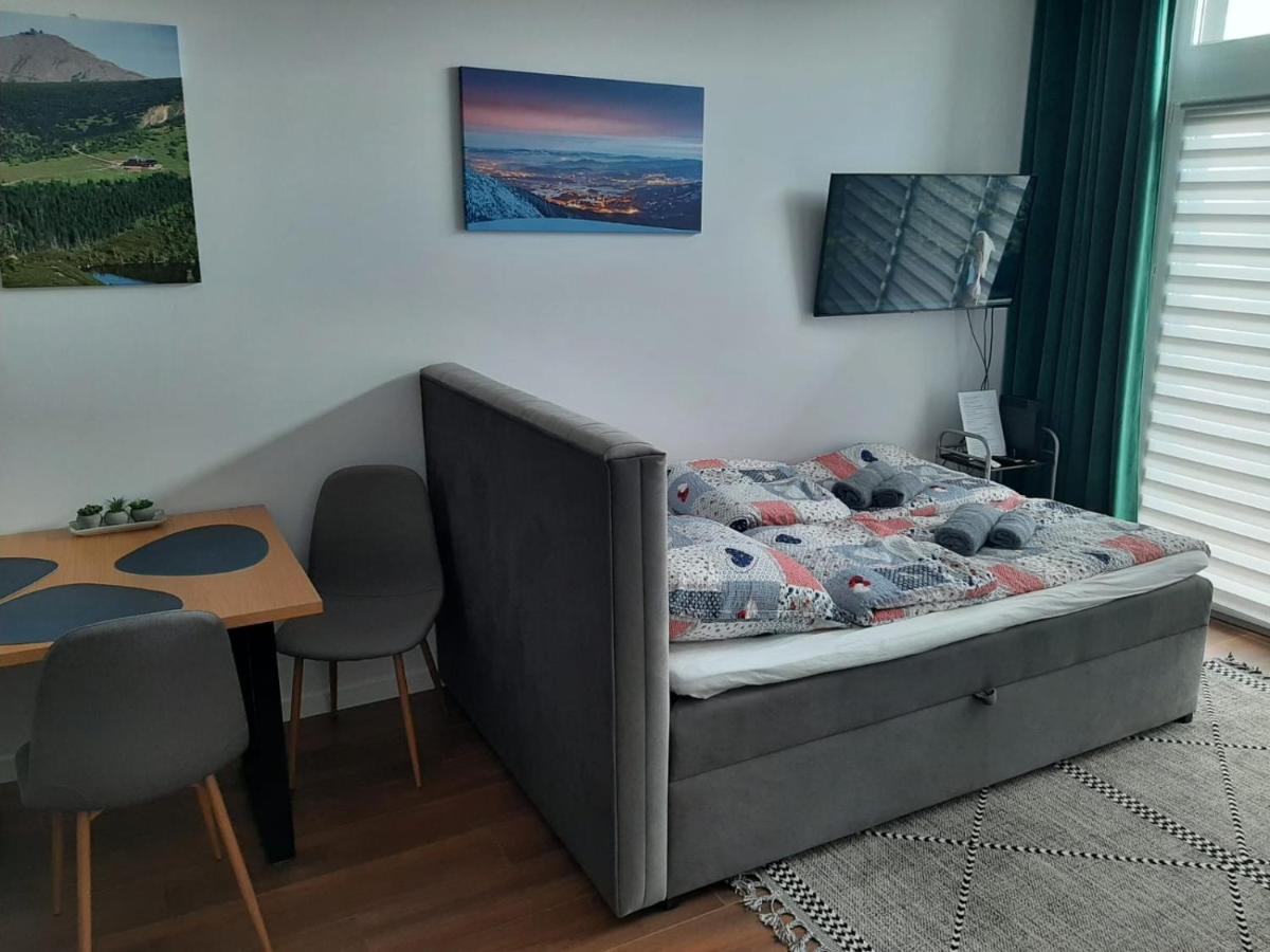Aparta Lotnisko Wroclaw Ngoại thất bức ảnh